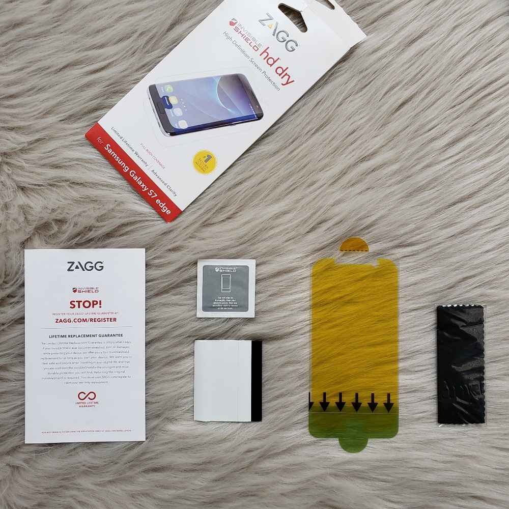 ZAGG HD Screen Protector Samsung Galaxy S7 Edge - Picture 4 of 8